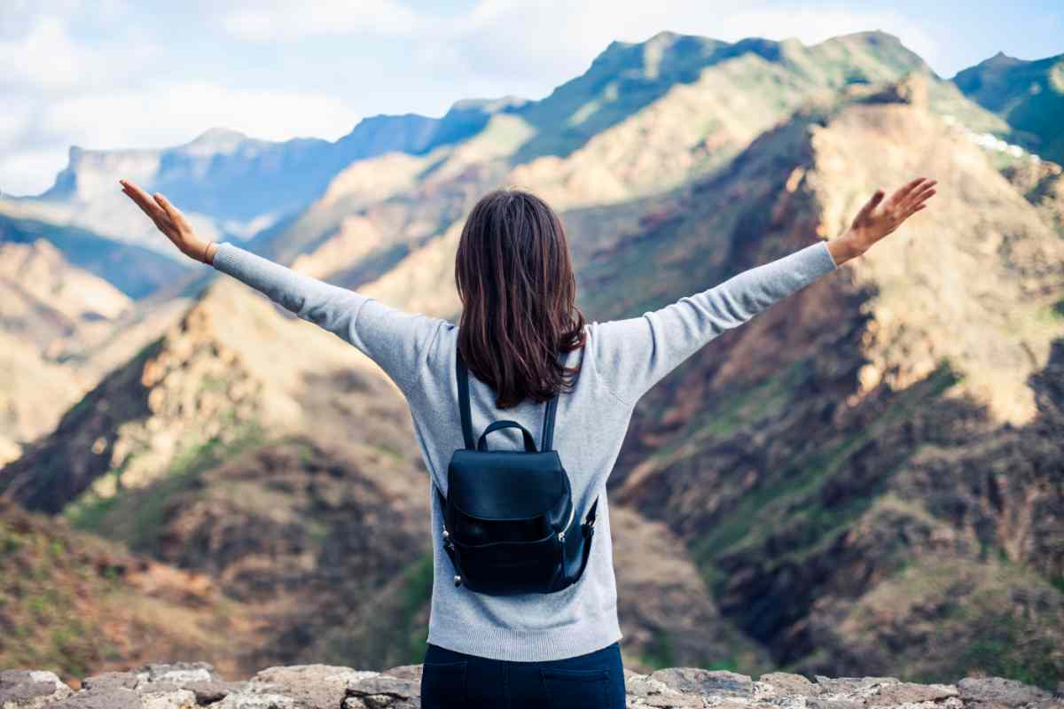 Viaggiatrice montagne