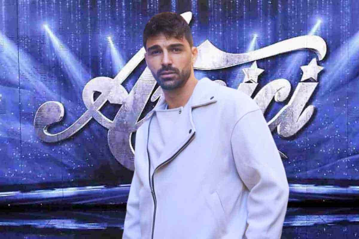 perché raimondo todaro ha lasciato amici